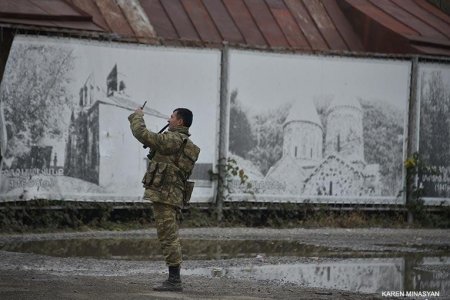 Laçın şəhəri Azərbaycan bayraqları ilə bəzədildi - Fotolar Laçın şəhəri Azərbaycan bayraqları ilə bəzədildi - Fotolar