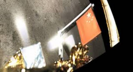 Çin Aya bayraq sancdı - Fotolar